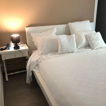 Room Mondello 5 Eksteriør billede